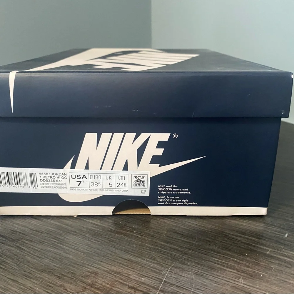 NWT Nike Women's Jordan 1 Retro High OG - Atmosphere, 7.5 - Picture 14 of 16